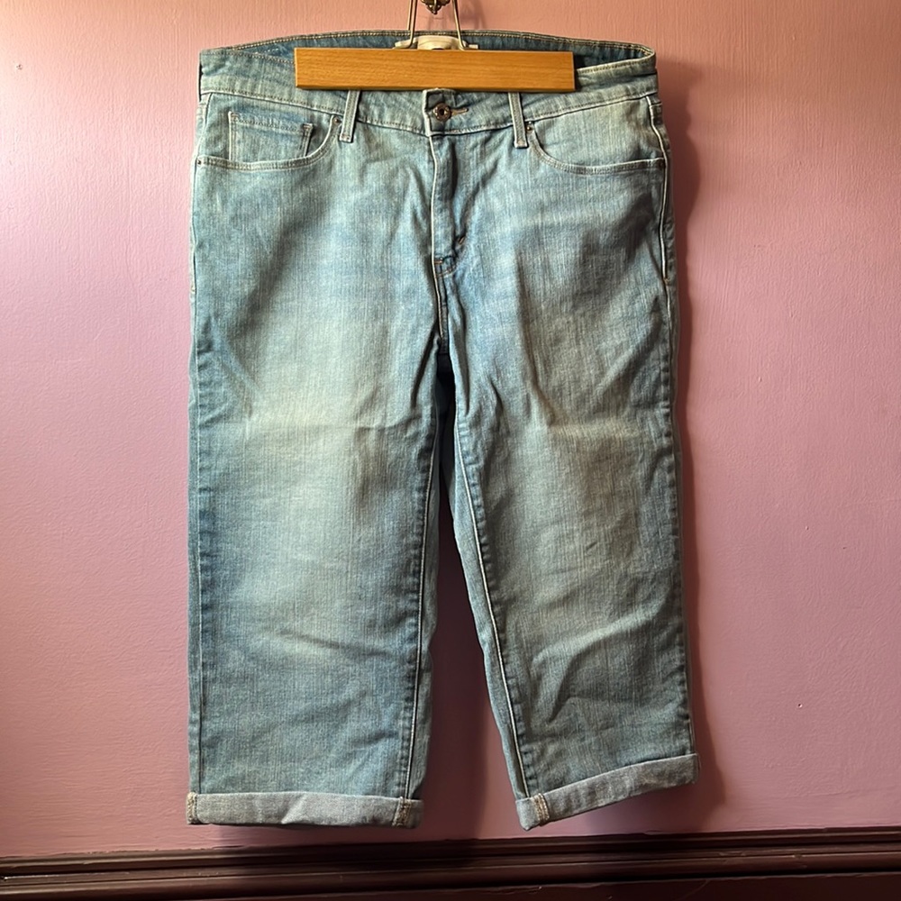 Size 12 Levi’s Denim Capris👖